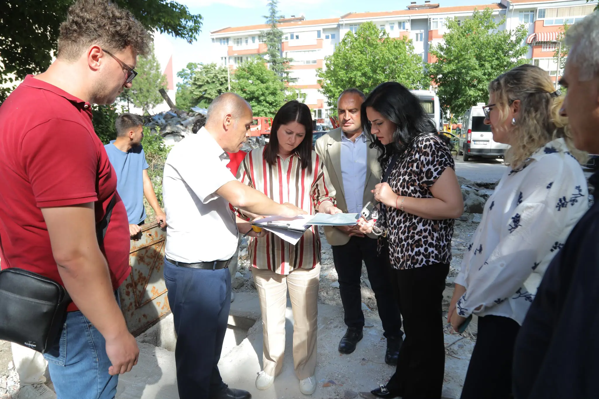 EDİRNE BELEDİYESİ ŞEHRİN DÖRT BİR YANINDA ÇALIŞMALARINI SÜRDÜRÜYOR galeri görseli